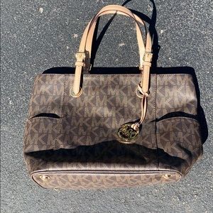 Michael Kors Jet Setter Tote